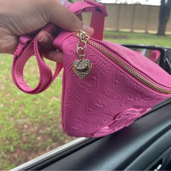 NWT Juicy Couture
Juicy Pink Upgrade U Fanny Pack
New with tags - Picture 2 of 11